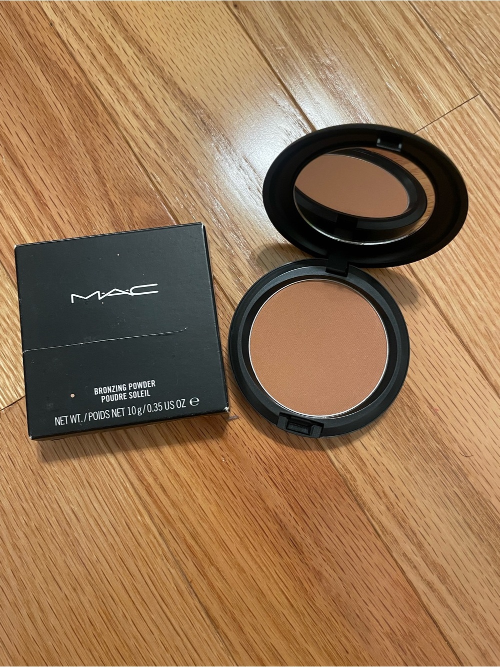New MAC Cosmetics Bronzing Powder Golden - Original Formula
